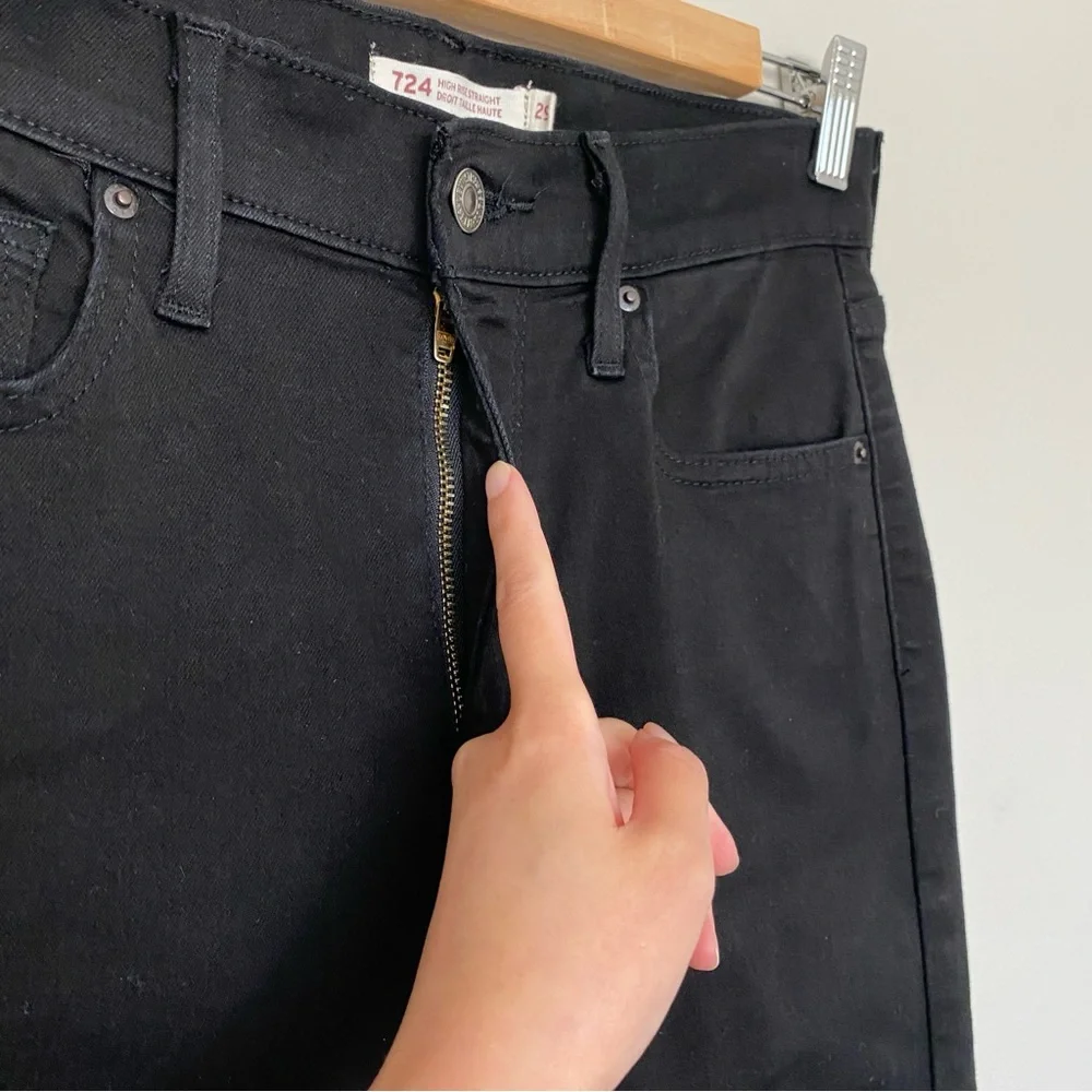 Levi's Women's Straight Leg Jeans - Black - Picture 8 of 16